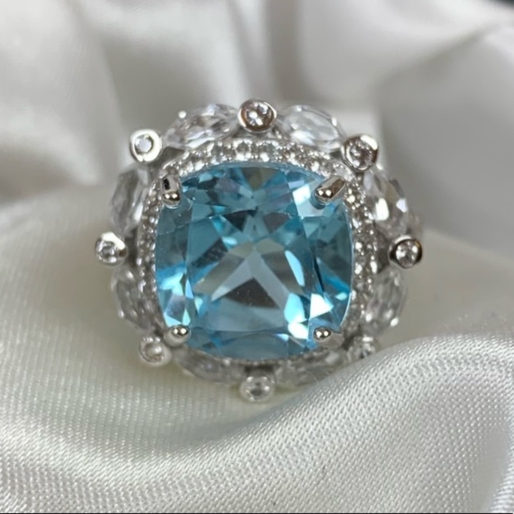🦋Genuine Sky Blue Topaz Cocktail Ring🦋